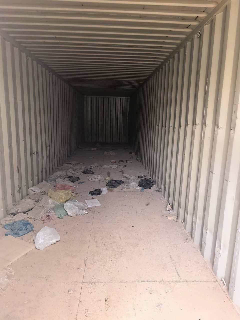 ياالله 🧿🧿🧿 يارزاق حاويات طول ١٢ متر بنظافة أكثر من ٩٠ بالميه شرط جدد كارتون داخل وخارج موديلات حديثه عنوانا نجف الاشرف *********** 🧿🧿🧿
