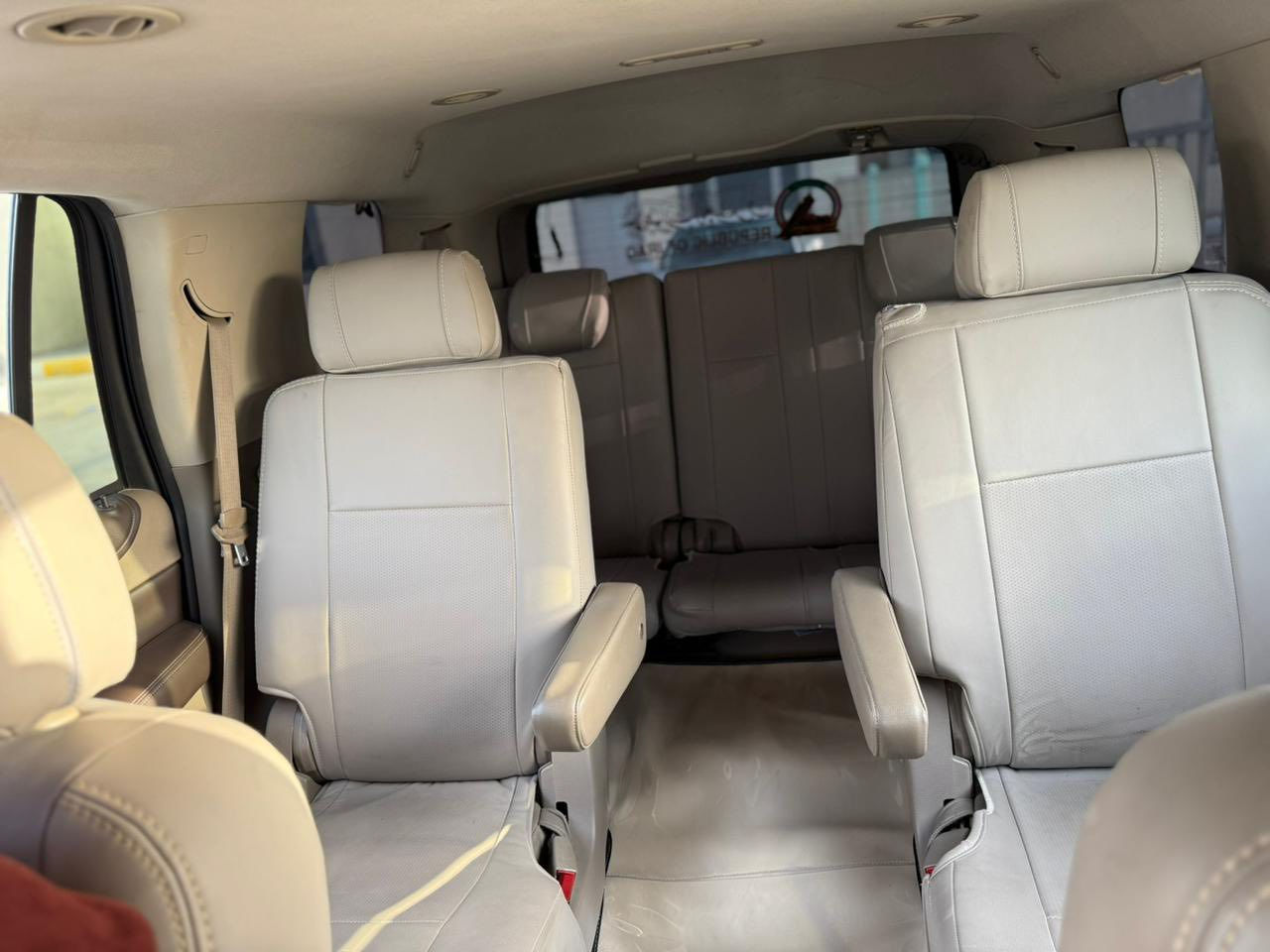 السلام عليكم للبيع او للمراوس 
تاهو موديل 2015 وارد امريكي مرقم بغداد 
الرقم الالماني باسمي فئة السيارة LT مواصفاتها معروفها حادث السيارة سرقة جاملغات اماميه ومشدود جاملغات نفس اللون من دون صبغ سعر السيارة 285 قابل للتفاوض
العنوان البصرة
للاستفسار 
***********
