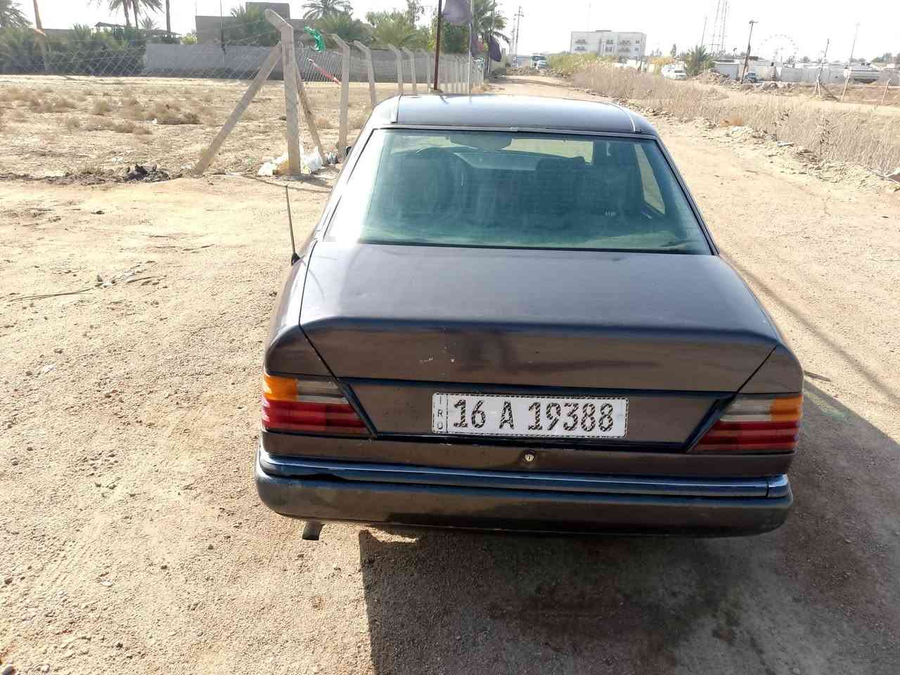 مارسدس موديل 1991 رقم قادسية انكليزي جديد سنوية لل2031 بسمي تحويل مباشر محرك 4سلندر ابلادي قواعد نظيفة جدا 
السعر 40 وبيها مجال للاستفسار اكثر اتصل ***********.
