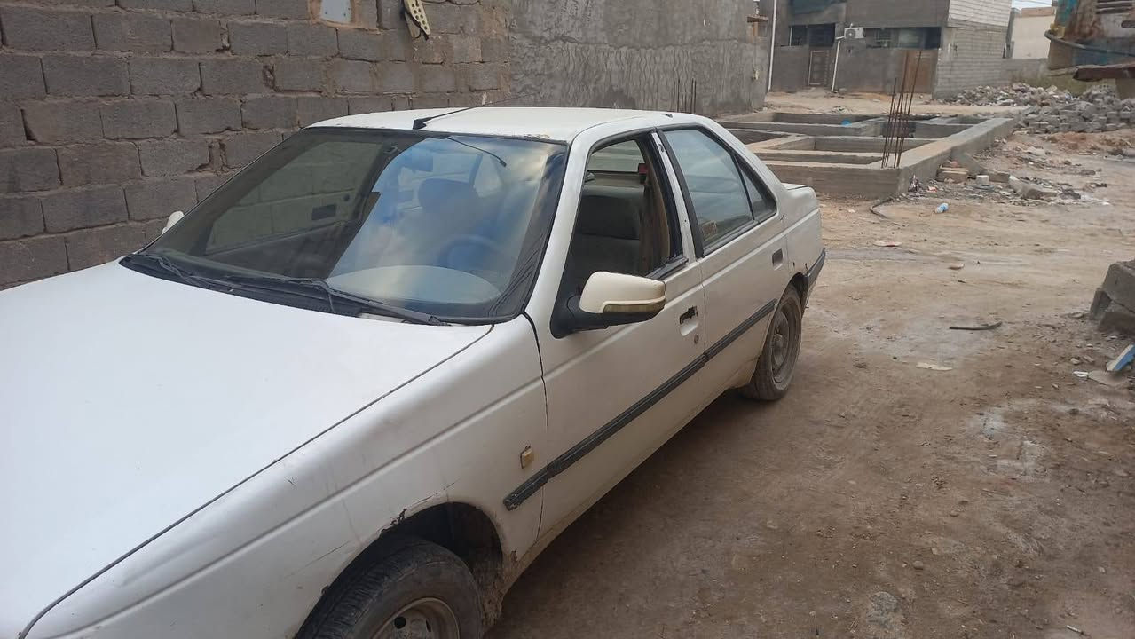 سلام عليكم 
بيجو للبيع سعرها ٢٥وبيها مجال للشراي  غير متواجد ع الفيس كربلاء حي العامل***********
