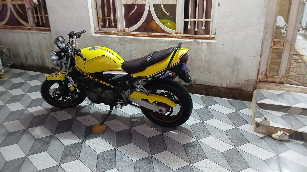 بانده ربع الدراجه نضيفه بيهه بس مكاتبه السعر مليون وميه للتواصل عبر الرقم ***********بي واتساب
