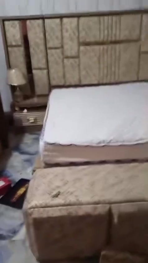 السلام عليكم
غرفه اخشاب التركي الاصلي للبيع 
بعده جديده السعر مليون و800 وبيها مجال للشراي 

للتواصل ***********
