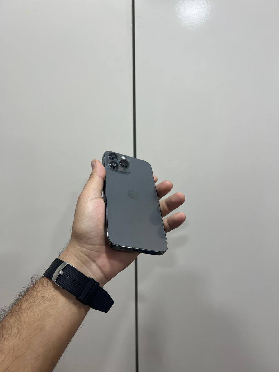 �🔥 للبيع – iPhone 13 Pro Max 🔥📱
✨ جهاز نظيف جداً بحالة 100%
💾 الذاكرة: 256GB
🛠 الشاشة: مستبدلة شاشة أصلية
📦 الجهاز مرتب جداً  وحلو 
بطاريه 100 مستبدله اصليه 
💰 السعر: 510 ألف 
📍 العنوان: بغداد – البياع
🚚 يوجد توصيل داخل بغداد

📞 رقم الهاتف: *********** وتساب فقط
