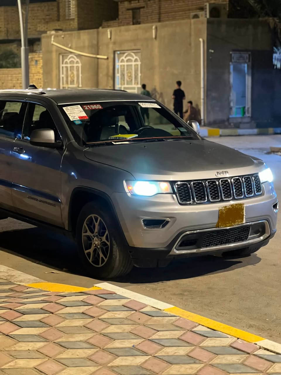 سلام عليكم
للبيع جيب لاريدو 17 اصل مواصفات الاريدو معروفه كامره انضمت قياده سبورت شفتات ستيرن 
حادثها جاملغ وبنيد بيها صبغ جاملغات الاماميه ثنين وبنيد وبيها طخه بسيطه باب السايق والخلفي بيهن صبغ بس الحافه الجوه محدده بالصور سياره كامله بسمي مداور ثاني يوم  السعر 190 وبيها مجال للاستفسار ***********
مكاني سوق الشيوخ ناحية الفضلية
