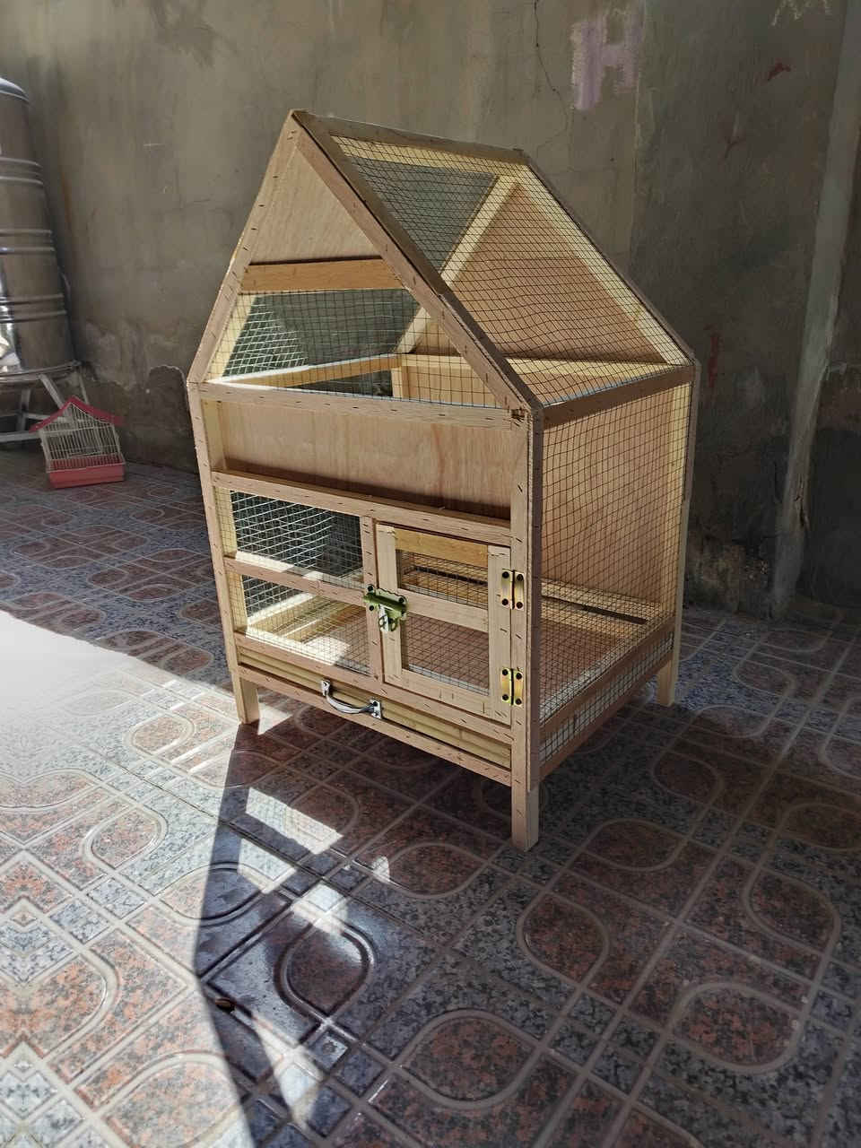 قفص بلابل قياساته
عرض 60
نزال 50
ارتفاع 95
يحتوي على مجر تنضيف 
السعر 30
للاستفسار الاتصال او مراسله الصفحه ***********
