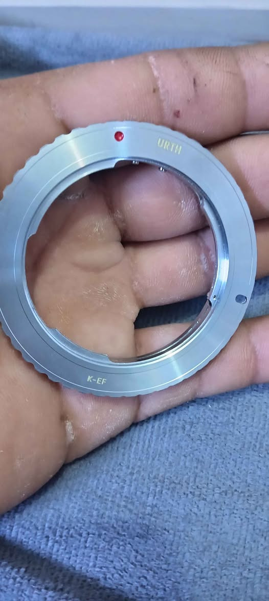 هذا المنتج هو محول عدسات من نوع Urth K-EF، يُستخدم لتركيب عدسات Pentax K على كاميرات Canon EOS EF. 
المادة: مصنوع من معدن عالي الجودة لضمان المتانة والدقة.
الوظيفة: يسمح بالتركيز على مسافة لانهائية.
التحكم: يعمل يدوياً، مما يعني وجوب ضبط التركيز وفتحة العدسة يدوياً على العدسة نفسها.
التوافق: مصمم ليتناسب بشكل آمن ودقيق بين العدسة وجسم الكاميرا. بغداد, العراق


**إذا كنت صاحب هذا الإعلان وتريد حذفه لأي سبب، رجاءا أرسل رسالة إلى الدعم الفني**