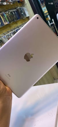 ايباد ٩ • ذاكرة ٦٤ • بطارية ٩٠%25‎?‎