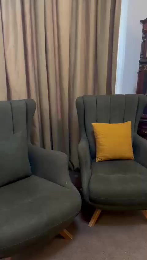 السلام عليكم ورحمه الله وبركاته 
من رخصه الادمن عندي تخم عشر مقاعد للبيع نظيف جدا للاستفسار الاتصال بالرقم ***********العنوان الدوره شارع ابو طياره
