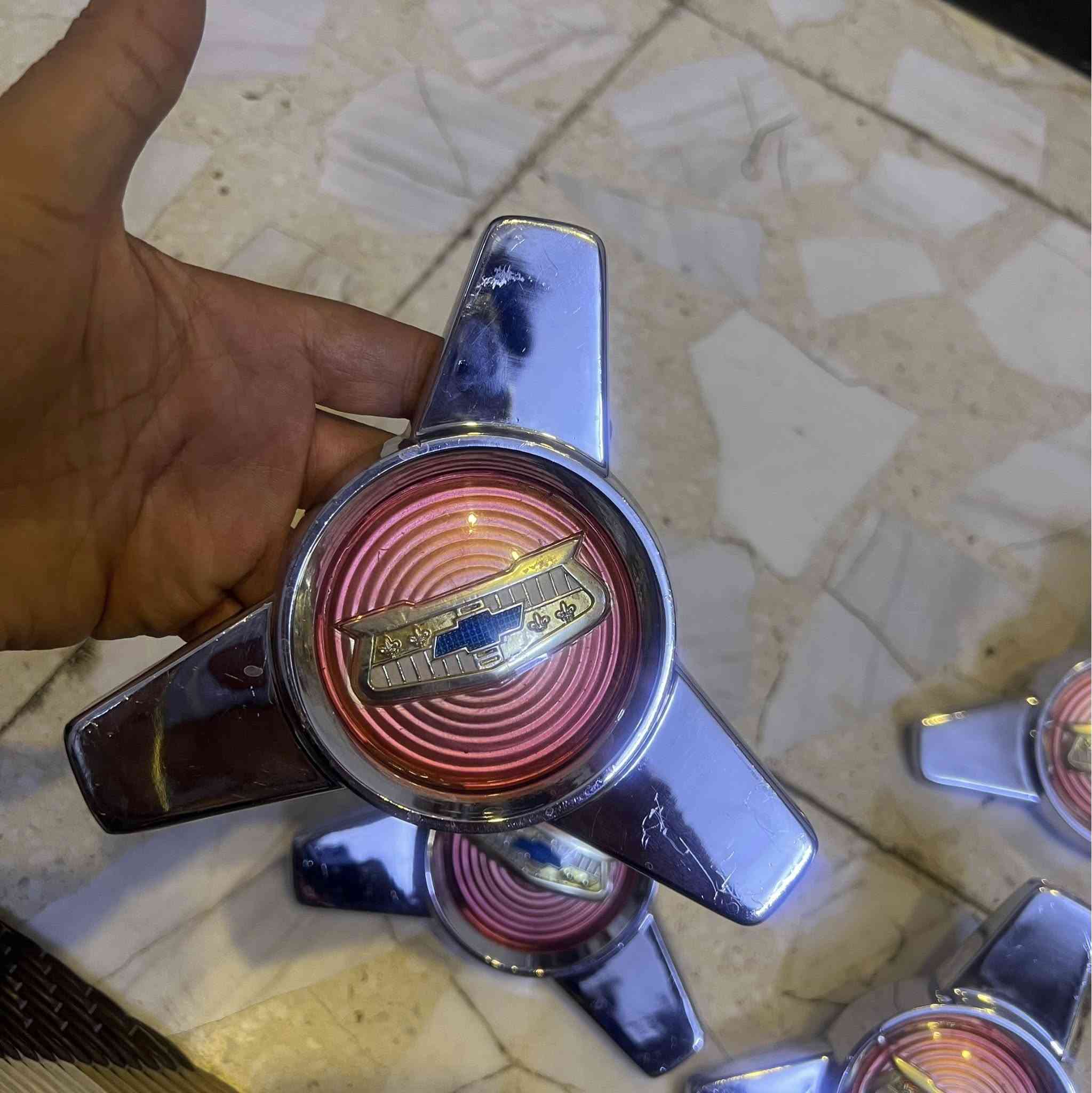 شاخات 57 للبيع اصليات.
‏عنوان بغداد شارع فلسطين
***********
