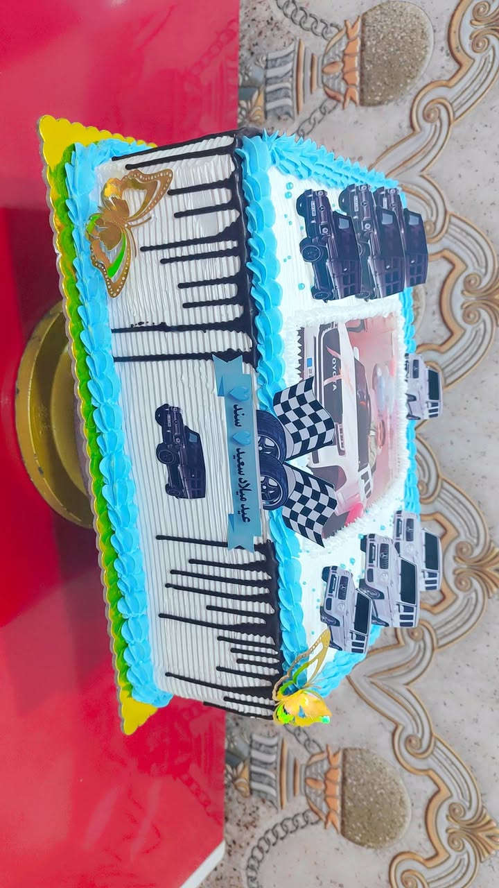 كيكه حسب طلب الزبوونة سندوود يحب الجيكلاس 
جبتله كل سيارات الجيكلاس يحتفلوون وياه🥰🥰🥰😁😁العمر كله يارب وكل عام وهو بالف خيرر وصحة وسلامه☺️🌸🌸❤️للحجز مراسله الصفحة قبل يوم اويوومين من المناسبة توجد خدمة توصيل لجميع مناطق الرمادي🎂🍰🚗


**إذا كنت صاحب هذا الإعلان وتريد حذفه لأي سبب، رجاءا أرسل رسالة إلى الدعم الفني**