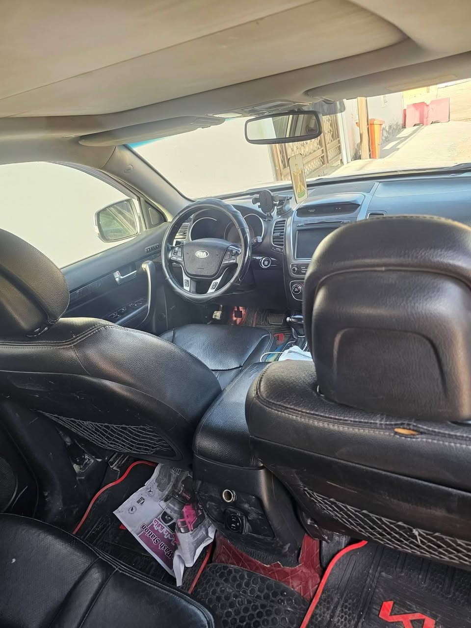 السلام عليكم سورنتو ٢٠١٤  فول  واحد على واحد كفاله  رقم بغداد انكليزي الجديد صار شهرين من حولت بسمي شراي يتصل بل رقم  بيع مستعجل مكينة ٦ سته سلندر بنرامه برد كامره تحكم استيران كشن كهربائي كشن حار بارد  سياره موصفات عالية فول سبعه راكب تلفون ***********مكلف بالنشر نتصل على رقم ماتواجد على فيس
