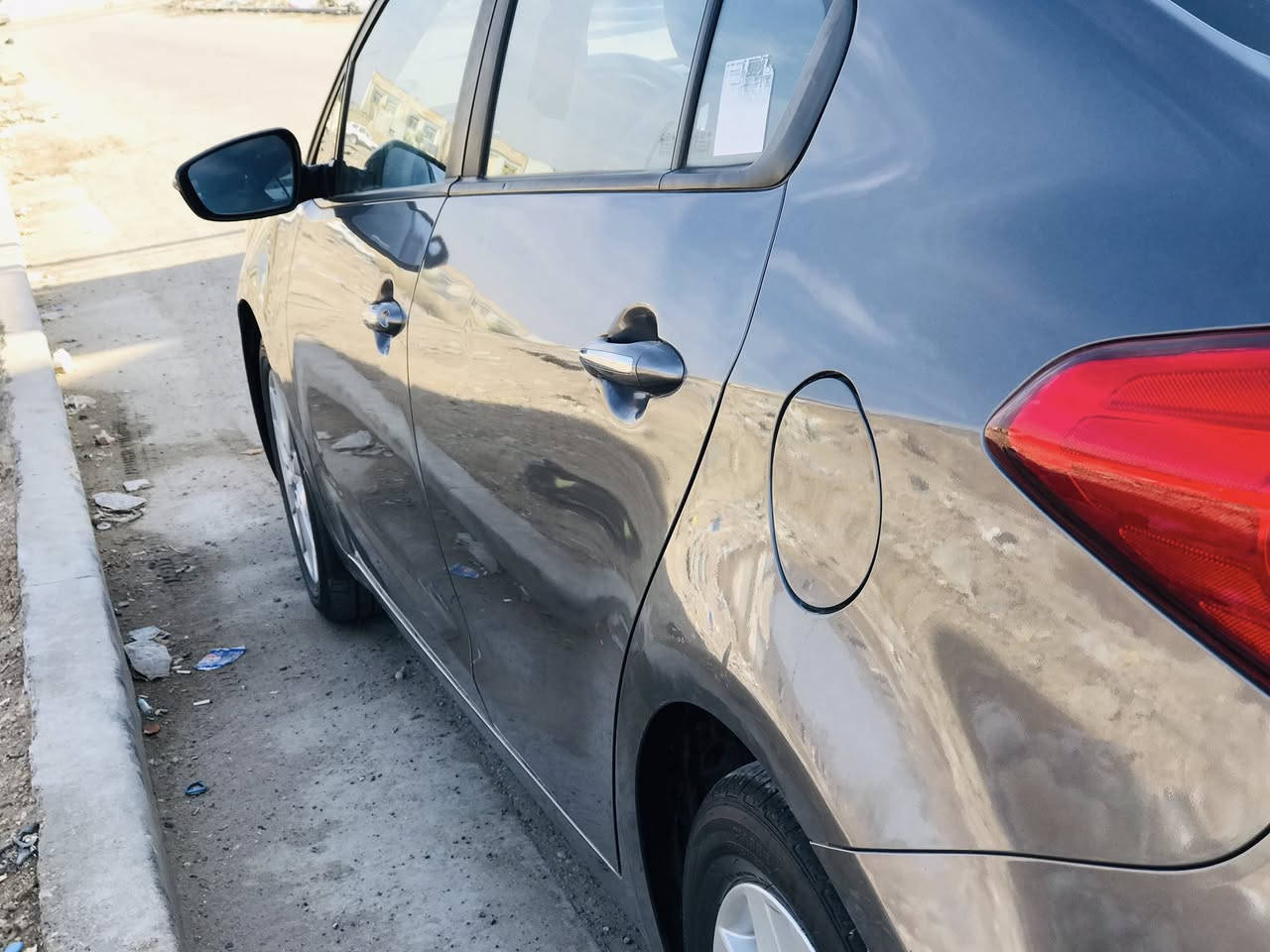 السلام عليكم
كيا سيراتو ٢٠١٧خليجي
مكفوله كفاله عامه حته الدعاميات عدا طخه بسيطه بجاملغ السايق موجود بلصوره تعديل بارد
مكينه ١٦٠٠
محرك كير كفاله 
مري شفط
سويج عدد ٢
تخم تاير جديد
ماشيه ١٢٢

سنويه بأسمي تحويل ثاني يوم 
رقم وهزه جديد
مكاني بغداد البياع الشهداء
رقمي ***********
السعر ١٣٥وبيها مجال اتصل وتدلل
