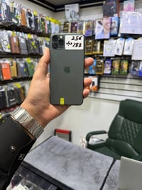 للبيع فقط 11 برو ماكس   جهاز نظيف وشرط ما مفتوح وحاسبة نورمال بدون غرا...