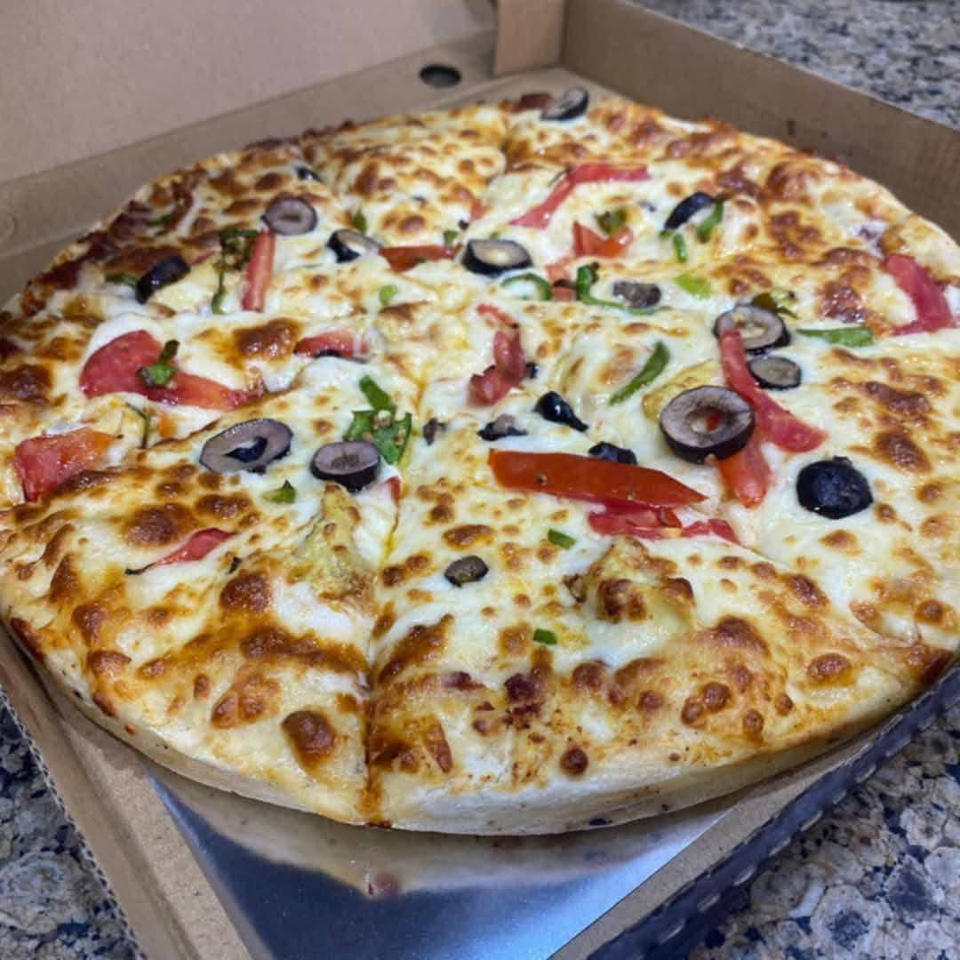 السلام عليكم أحبتي🤝🏻🩵
متوفر الأن بيتزا ميلانو2🍕🍕
متوفر توصيل داخل وخارج طويريج
***********
*********** 
بيتزا شاورما لحم
بيتزا شاورما دجاج
وكل هاذا ب 3️⃣الف بس
وكل الهلا بيكم العنوان ابو جوعانه مقابيل المتنزه مجاور قصي ابو العمبه 🍕🩶
