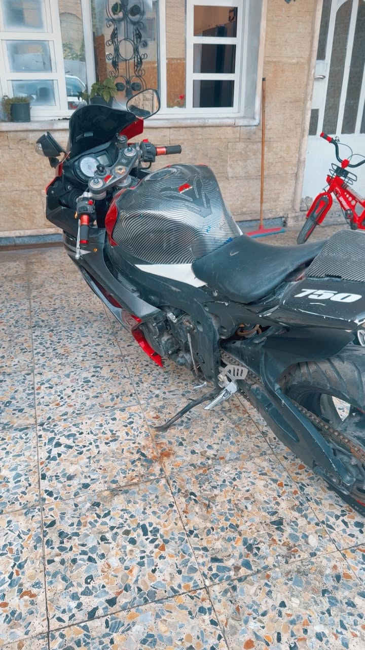 السلام عليكم شباب جكسر 750 مودات كامله الدراجه ومكينه مجفته اول مره تنفتح بس يرادله شغل وضفيره وهاي سوالف ليتعب عليه تكمل....
اني اريد ابيعه ع هاي الحطه 15 ورقه وبيه مجال وعقله مبرمج كامل مكاني بغداد العامريه تواصل *********** واتساب او عادي
