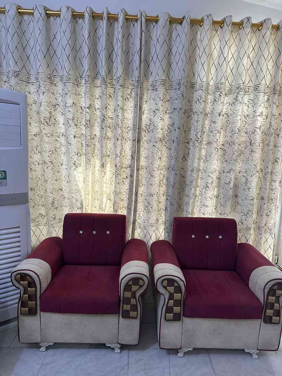 السلام عليكم للبيع تخم نظيف جداً نفس ماموضح بالصور بعده جديد 7 مقعد للاستفسار مكاني بغداد الامين الثانيه اتصال ع الرقم *********** السعر 350 وبي مجال
