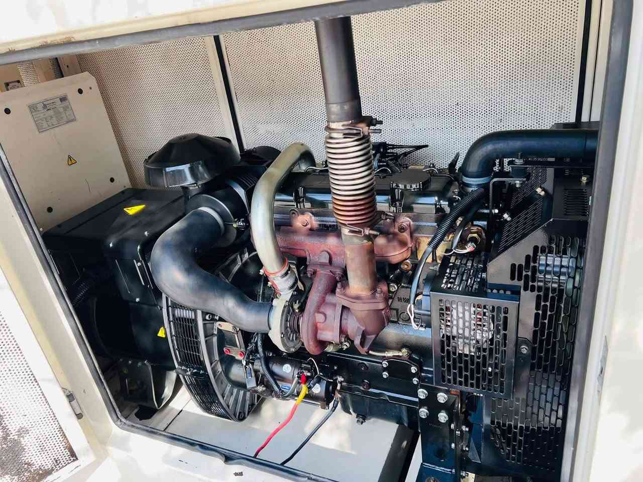 #جديدنا
نوع المحرك:بيركنز انكليزي 
القدره:80KVA
المحرك:4بستم سوبر 
نوع الملف:لوري سومر فرنسي
كاتم جبيلي نسبة الصوت 100%مع خزان وقود 
مع سسستم بروتكشن كامل للحمايه ونظام اوتو Ato
 الهاتف:***********
***********
