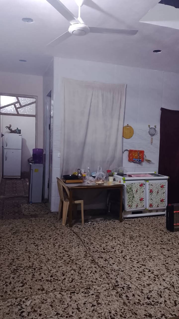 سلام عليكم بيت 100بناء جديد  حي البساتين حي سلام فرع ابو رسل قريب ع شارع تصال ***********
