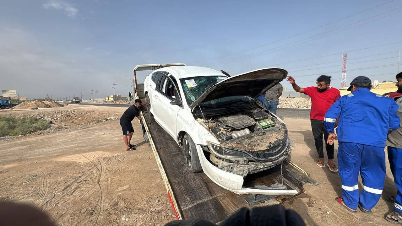 سيارة سي 200 موديل 16 السيارة مكلوبة مثل ما واضح بالصورة 
سعرها 47 وبيها مجال 
مكان السيارة البصرة ابي الخصيب 
الاتصال على رقم ***********
