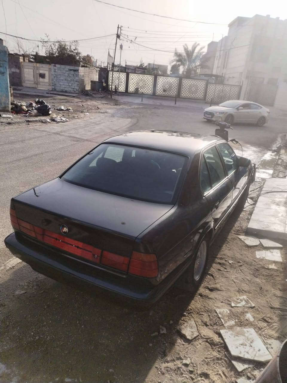 بي ام موديل 1990حجم 535 كير اوتو اربعة جام كهرباء  سنتر لوك سلايت روف رقم بغداد مكان  بغداد حي الإعلام يوجد وات ساب ***********   ملاحظة مفقودة سنويه بيه كتاب قاضي تفاصيل سنوية من مرور وعندي سنوية استنساخ سعر 48 بيهه  مجال
