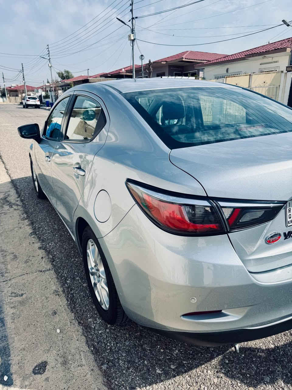 للبيع 
تيوتا يارس IA وارد امريكي 2017
محرك 1500 تنفس طبيعي الرغوب
حادثها جاملغ وبنيد الشاصي سليم تعديل بالبراكيت فقط ايرباك ستيرن طاك ومبدل بلادي وراجع سستم شغال
بصمة
شاشة كبيرة
تحكم ستيرن جهتين
كامره خلفيه
رادارات
مثبت سرعه
مري كهرباء
بلوتوث
مدخل AUX
مدخلين USB
رقم وهزه وفحص وسنويه كلها جديده بأسمي تحويل بشرط مكانها اربيل 
السعر 105 شراي اتصل وتدلل
للاستفسار *********** /*********** أربيل, العراق
