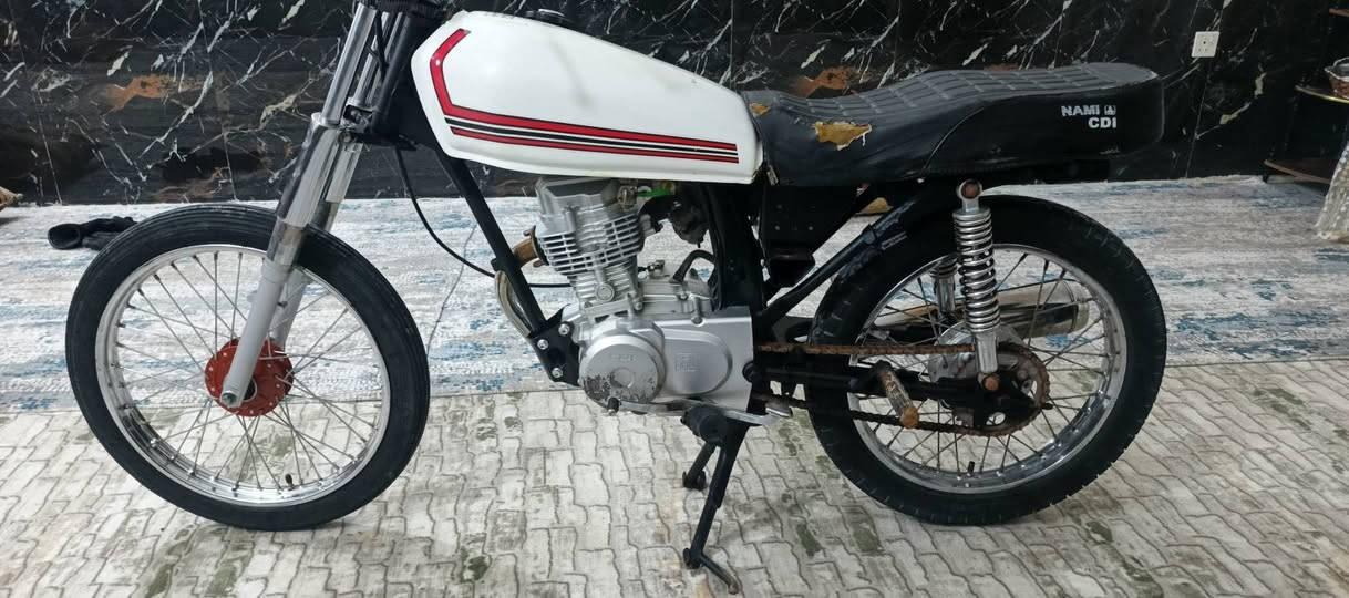 السلام عليكم دراجه تعمير بس جانت متروكه صارلها هواي المكينه شرط ما مفتوحه بس مفيلسه السعر600 بيها مجال الشراي استفسار رقم***********خاص ما متواجد
