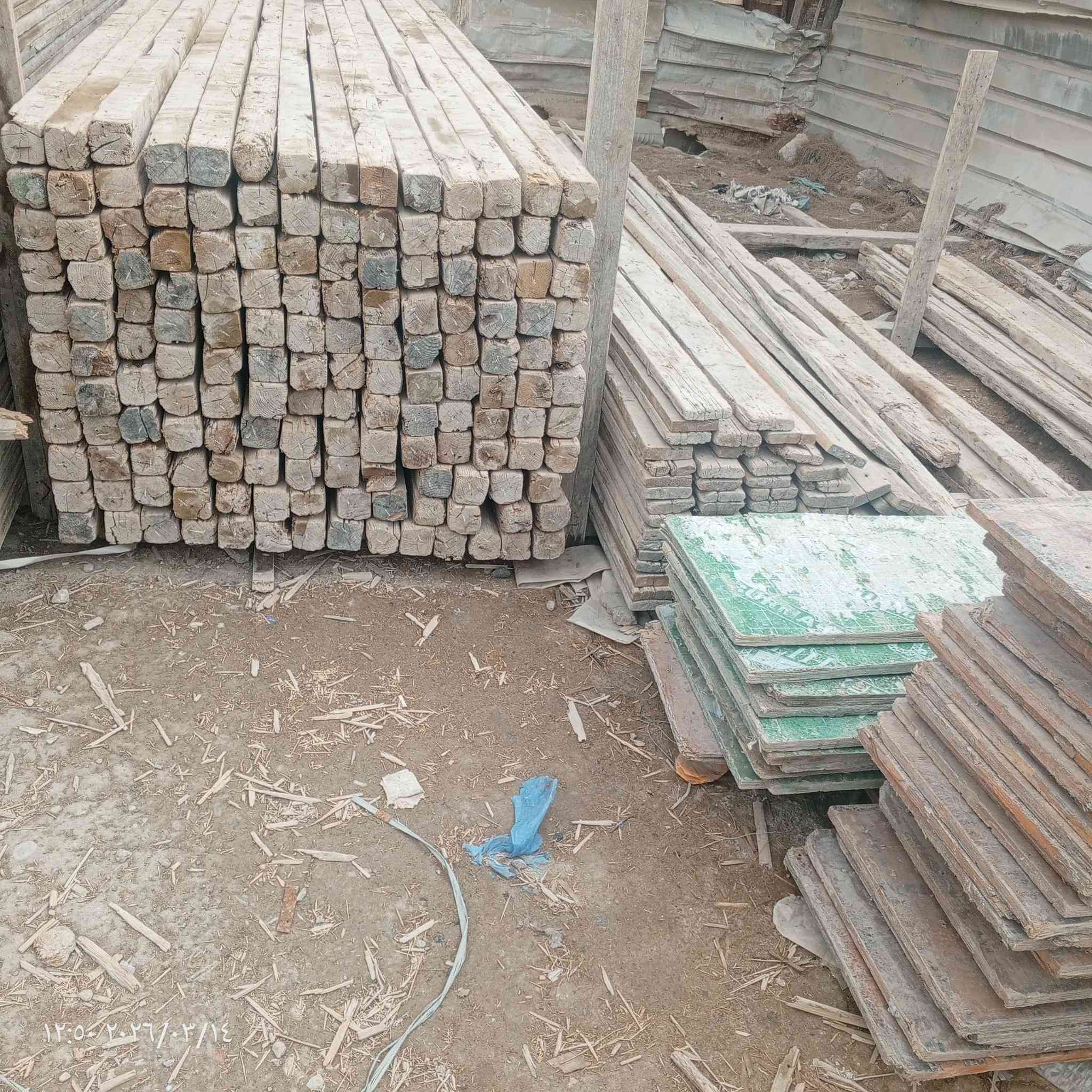 خشب وجكات مستعمل للبيع مكان حله هاتف ***********
