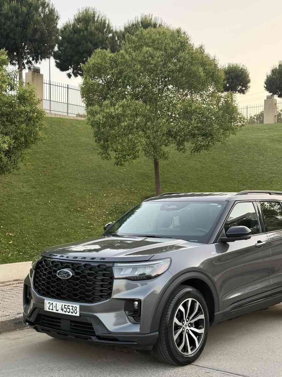 السلام  عليكم ورحمة الله وبركاته
‏‎‏‎       ——— لـلـبـيع  ———

‏‎‏‎فورد اكسبلورر   —  Ford Explorer

‏‎‏‎وراد أمريكي.     —    ايرباك البرده

‏‎‏‎الموديل           —     2025 الاصدار الجديد 

فئة.                 —      ST.LAIN

حجم المكينه   —      V4/2300T

‏‎‏‎اللون                —      نفطي   

‏‎‏‎المسافه المقطوعه —  11.000 

‏‎‏‎حاله السياره. — بدون صبغ ( التقرير مرفق مع الصور )  

‏‎‏‎المواصفات 
‏‎‏‎- بصمة تشغيل 
‏‎‏‎- بصمة أبواب 
‏‎‏‎-تشغيل عن بعد 
‏‎‏‎-ترحيب عند الاقتراب 
-نظام الملاحه 
-شاشه ديجتال
‏‎‏‎-كشنات جلد + مخمل
-حساس امامي 
-حساس خلفي
-رادارات 360درجه 
-كامرات 360درجه
‏‎‏‎- شاشه كبيره تدعم نظام الأبل كار بلي ونظام الاندرويد 
‏‎-تدفئة ستيرن 
-تدفئة كشنات
‏‎-گير ماوس 
‏‎-نظام الدفع 4WD
-اشاره بالمرايه  
‏‎-اوتو هولد 
‏‎-اوتو ستوب 
‏‎-هندبريك بصمه 
‏‎-٧وضعيات قياده 
‏‎‏‎-كشنات تدفئة 
‏‎‏‎- ستيرن بحركه كهربائيه 
‏‎‏‎- تبريد مركزي 
‏‎‏‎- بگ لايت LED 
‏‎-صندوق كهربائي 
‏‎-كشنات VIP ( منفصل )
‏‎‏‎- كود باب 
‏‎‏‎-كرسي السايق والراكب بحركه كهربائيه
‏‎‏‎-تحكم ستيرن جهتين 
‏‎‏‎-تحديد سرعه 
‏‎‏‎-مانع انزلاق 
‏‎‏‎-ليد نهاري
‏‎‏‎باقي المواصفات المعروفه 

‏‎‏‎السعر            —    اكتب تم ويوصلك السعر مباشر 

‏‎‏‎رقم السياره    —    السليمانيه  ( قبل سبوع تم الترقيم )  

‏‎‏‎موقع  السياره —      السليمانية 

‏‎‏‎للأستفسار.     —       *********** - ***********
