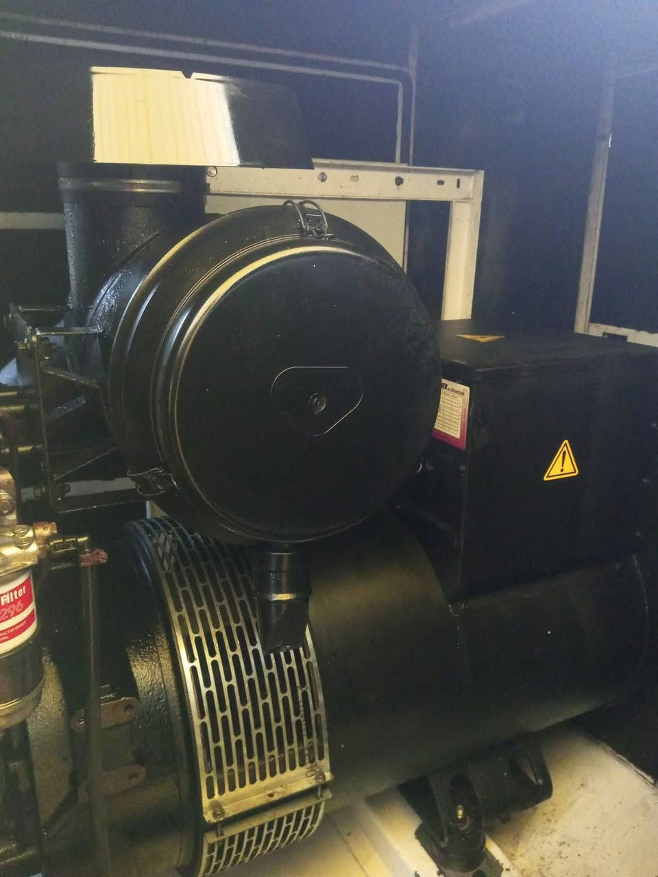 السلام عليكم مولد بيركنز انكليزي🇬🇧 اصلي 
 150كيفي 6 سلندر.   كاتم 90% 🔊
. الاستفسار عل واتساب📞
 *********** 📞***********
توصيل كافه المحافظات  🚛
العنوان أربيل اصناعه الجنوبي
