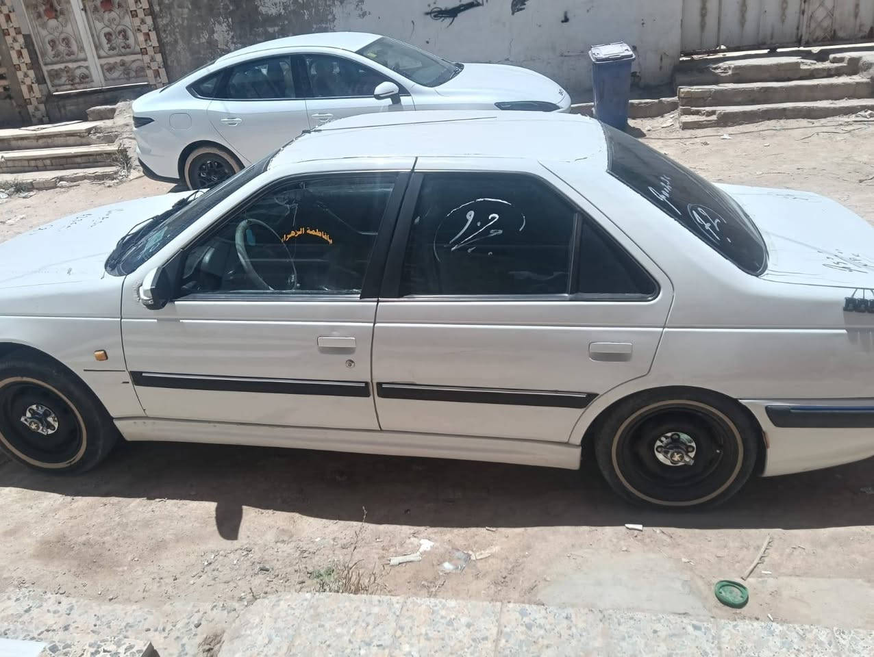 سلام عليكم بيجو بارص موديل 14السياره حلوه لا صبغ ولا ضربه بيهه بس بارد بل باب السدر السياره حلوه مشروع مداور ثاني يوم سعرهه 57وبيهه مجال ***********
