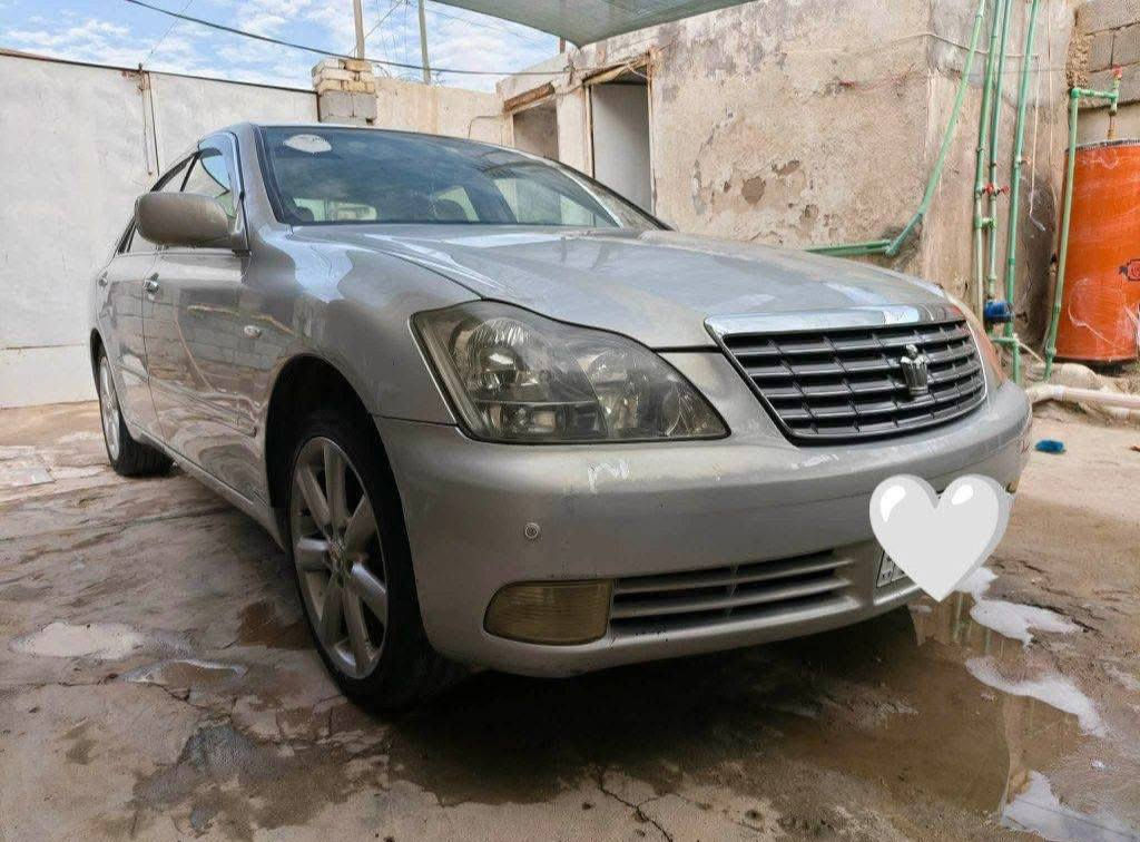 من رخصة اخونه الادمن
كراون شاهينه ادوات متومه طبق الاصل

شاهينه 2007كرستال 

دگمتين 

تحكم ستيرن 

 مسجل يخزن 400 مقطع صوتي

سماعات + دمام شغالات وصوت فول

كشنات جلد ملكي ياباني اصلي 

محرك كفاله 6 

تبريد ثلج بعز صيف 

تحكم خلفي بالصوت والمسجل بالكامل

ويل كب دنگه نيكل بلادي 

3 انظمة قياده عادي وسبورت وثلوج

كهربائياتها كلها شغاله وماتصرف عالسياره فلس واحد

السياره  كصه جنطه شغل  مضبوط

متومه 

ومكانها واسط  شاصي 184

السعر 35 وبي مجال حگ الجيه 

للتواصل عالخاص او الاتصال بالرقم

***********
