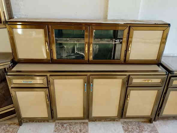 معرض يونس لتجاره الأثاث المستخدم 

كاونتر مترين مع سنك متر مستخدم 

للاستفسار الاتصال على الرقم التالي 

*********** تكريت
