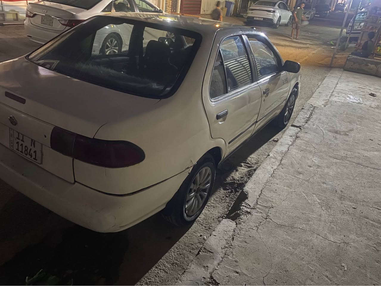 نيسان صني  رقم بغداد أنكليزي محرك جديد مال قطع 
تبريد ثلج تايرات زينه صرفية الوقود ممتازة كير اوتماتيك السيارة مقبولة وكلش مريحة عاطل بيها كيج حماوه وكيج بانزين  مصبوغه عام داخلها حلو مقبول المهتم اذله اي تصوير يعجبه مكاني بغداد الغزالية بسمي تحويل ثاني يوم السيارة بيع ماكو مراوس  هـ***********
السعر 32 مجال قليل بغداد, العراق
