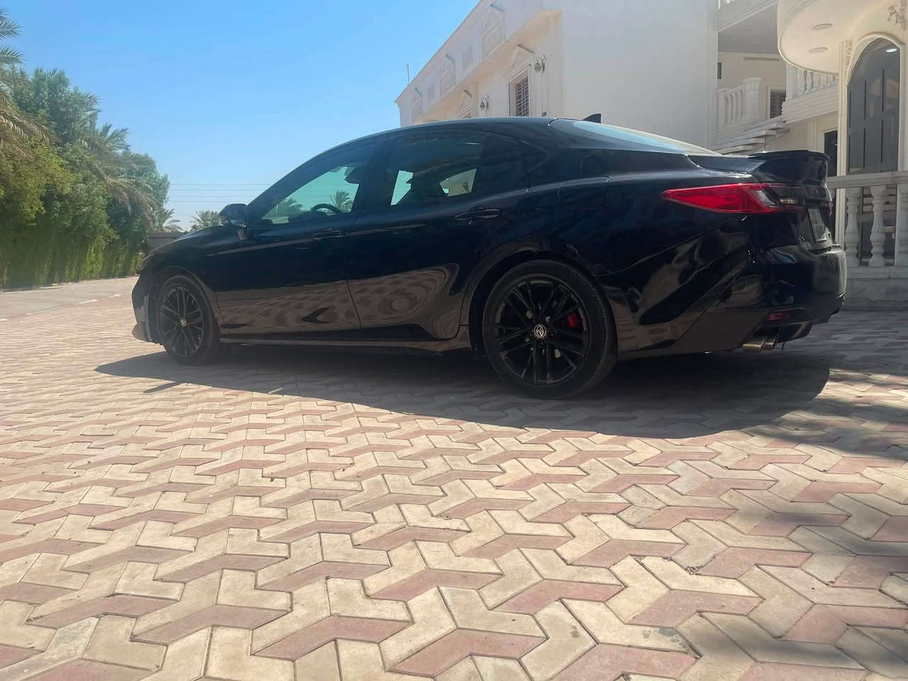السلام عليكم
كامري هايبرد 2025  CAMRY SE NIGHT SHADE HYBRID  للبيع او المراوس 
الون : ( اسود )
حجم المكينه : 2500 
نظام الحركة : 2WD سحب 
ناقل الحركة : اوتوماتيك Ecvt
المواصفات :

1. شاشة صغيره  كاربلَي اندرويد اوتو 
2. كامرة خلفية 
3. بصمه 
4. شحن وايرليس
5. رادارات جانبيه
6. تشغيل عن بعد 
7. قطعتين تبريد
8. هندبريك بصمه
9. كشنات جلد ، كهرباء 
10. ثلاث انظمة قيادة 
11. شفتات ستيرن
12. تحديد مسار وقياده ذاتيه
13. ويل 18 تاير برجستون
*مرقم بغداد  

*السيارة جديده استيراد شخصي ممشى 15 الف ميل قابل للزياده ممشى امريكا 12 الف ميل ضررها خلفي بدون ايرباك صبغ فقط قبغ الجنطه و تعديل الجاملغ الخلفي بارد .
 لمعرفة السعر و صور الحادث المراسله ع الخاص 
او الاتصال ع الرقم *********** يتوفر وتساب ايضاً 
علماً ان السياره في بغداد الكاظميه
