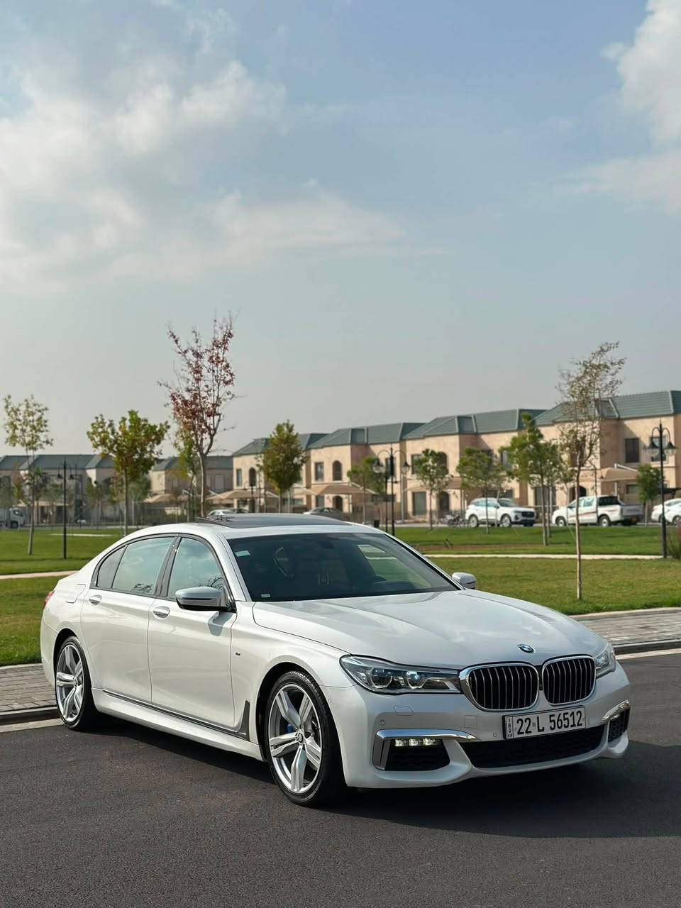 BMW 740Li 2016
خليجي وكالة العروش
بدي وكير ومكينة وكهربائيات مكفول
 

المواصفات فوول مواصفات الخليجي 
بدي كت M بلااد M خارج مع داخل مع ويل 
بانوراما 
داتا شو 
بصمتين بصمة شاشة + بصمة عادية 
مقاعد امامية تدفئة تبريد 
نظام عطر نوعين 
شاشات خلفية 
ايباد خلفي 
شحن واير ليس
5 بردات 
ليد ترحيب اسفل جوانب السيارة 
بعد مواصفات كثيرة موجودة مثل صندوق كهرباء ورادار خلفي وليد جانبي خلفي  و5 كامرات تدفئة مقاعد خلفي حساساات خلفية
5 بصمات خزن ميموري مقاعد ريمونت خلفي  ....االخ
ممشى السيارة 225 الف كيلو ولييس ميل 
بيع او مراوس حسب القناعه
سعر السيارة 26.500 الف$ ( 265 ) بيها مجال بسيط 
4 قطع صبغ بدووون دوااخل بدووون ايرباك 
للتواصل ***********
