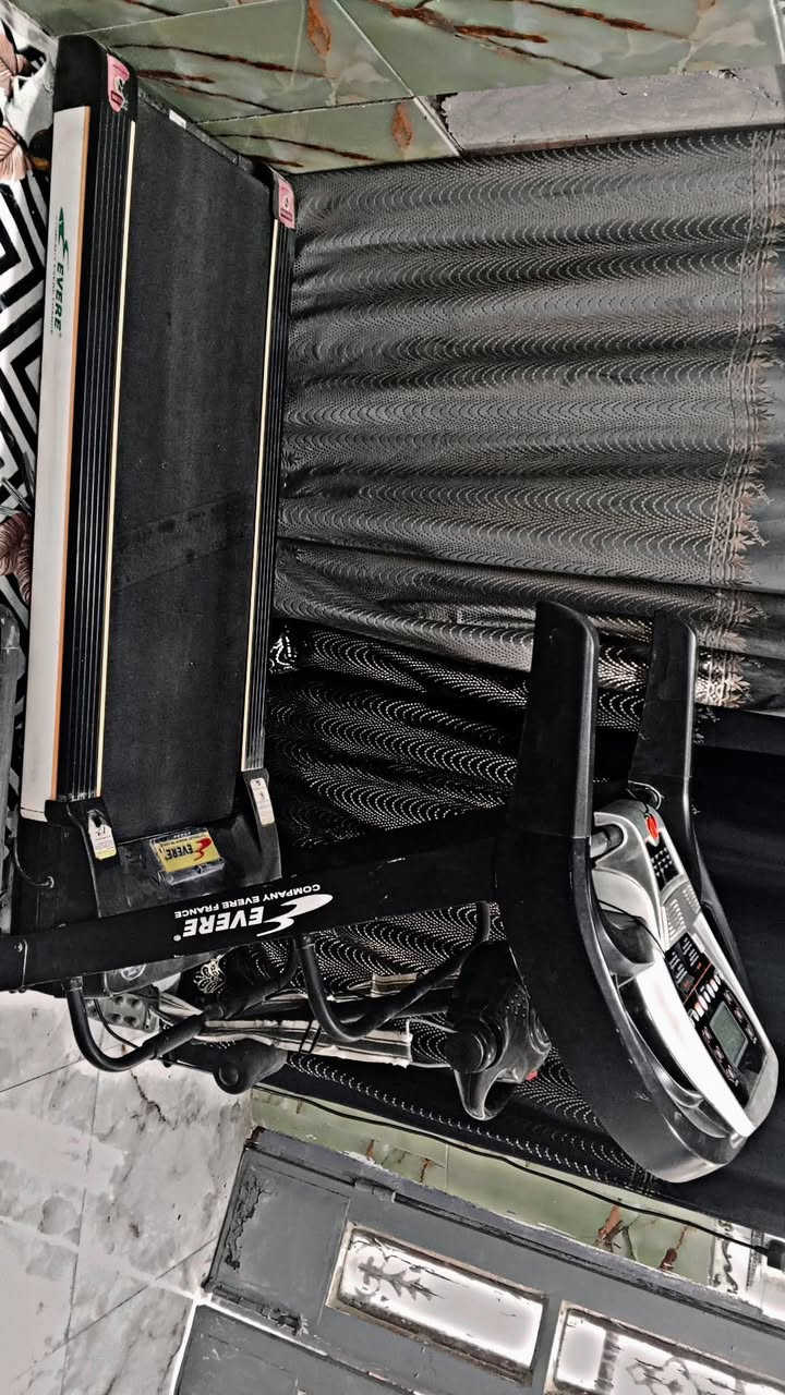 جهاز جري لبيع السعر 250مكاني شارع 80 الاستفسار لاتصال على هذا الرقم ***********
