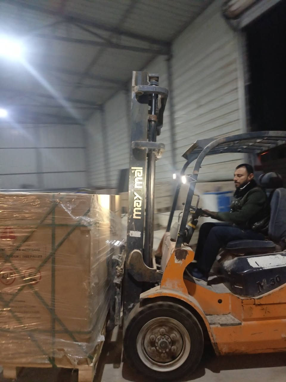 🚨🚨وصلت الشحنة الجديدة إلى مخازن شركة الواثق للطاقة الشمسية!🚨🚨

نعلن عن توفر:
 • ألواح شمسية نوع #فلادلفيا حجم – (600 )واط | كفاءة عالية وتقنية متطورة
 

ويسرّنا إعلامكم بأننا مستعدون لتجهيز وتنفيذ منظومات الطاقة الشمسية بالكامل، من خلال كوادر فنية متميزة وبأعلى سرعة ودقة في الإنجاز.

وتسهيلاً عليكم، أصبح بإمكانكم حجز منظومتكم بنظام الأقساط الميسّرة عبر بطاقة الماستر كارد، بالتعاون مع مصرف الرافدين!

شركة الواثق… طاقتك من الشمس، وثقتك منّا
للاستفسار والتفاصيل، تواصل معنا مباشرة
او عبر الهاتف : 
حمد الجاسم: ***********
