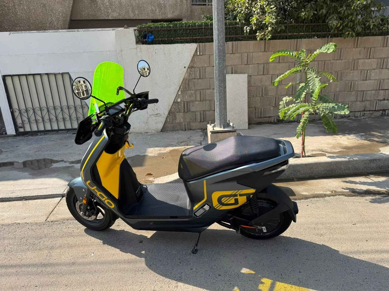 السلام عليكم
لبيع دراجه شحن ماركه هوندا

دراجه عتمادية او جودت تصنيعه جيده

Honda u-go gt

ملف 5000 واط

3  بطايره 

2 ليثيوم.      48v             ~30 A

 و بطاية جافه 12 v خاصه بالتشغيل دراجه والإنارة

سرعه 98 إلى 100 -ايكو او سبورت

شحنه الوحده تمشيك  80 إلى 90 كيلو

يصمه عدد 2 وسويج   2

ستاند حساس 

دراجة نضيفة 100 ‎%‎ 

دراجه شلعته او معدل نفس تي ماكس  الله شاهد 

سعرها 3 ملاين او 250 الف  او بيه مجل 

علمن سعر الجديده 3 ملاين او 750 الف 

موجده عند  شركه البيداء الخضر 

بغداد الرصافة

لتواصل ***********
