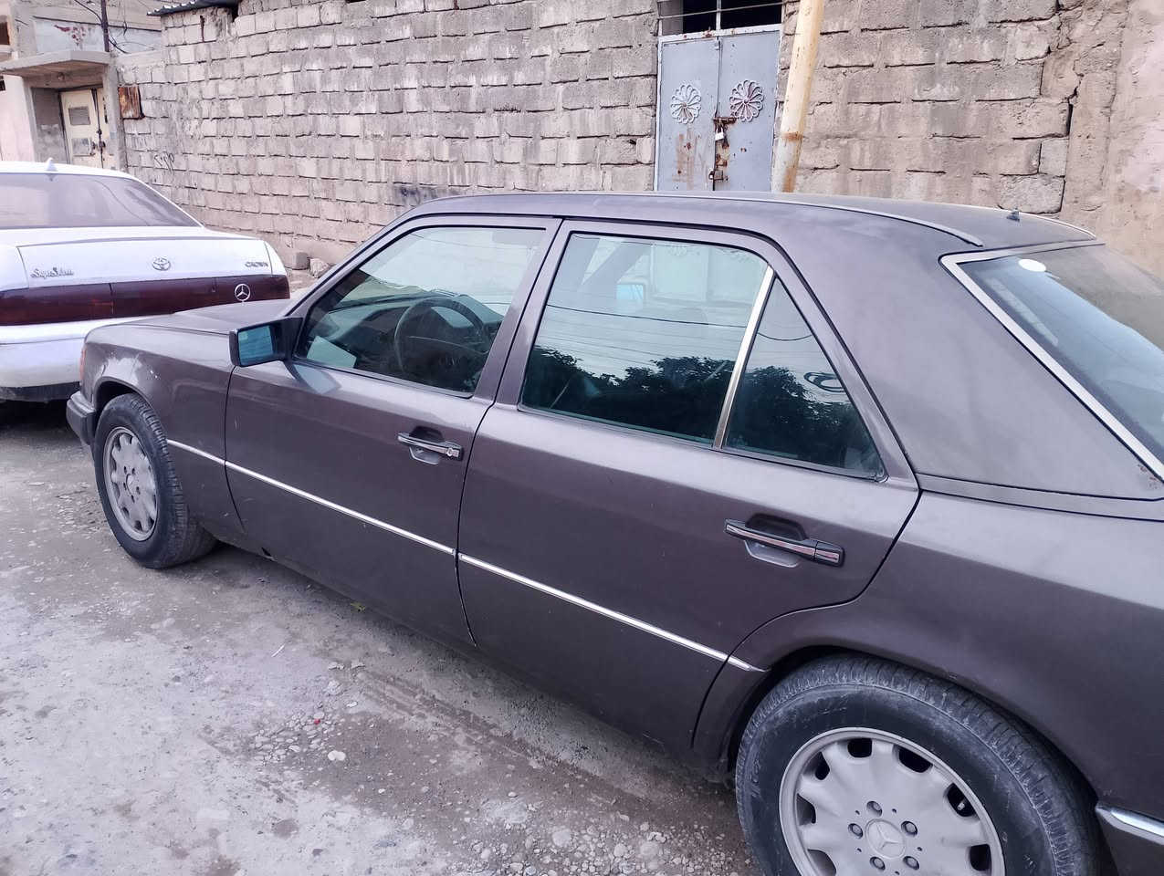 مارسدس 300موديل93 محرك مشدود جديد وكير شرط سياره بيها صبغ بل داير الخلفي والبوند صبغ سياره كدام العين جاهزة نضيفة دوااخل جديدة تدفئه وتبريد شرط لتحويل صفايح السيارة حيل نضيفة ولدواخل عايزها شغلات نواعم سعر 60
***********
