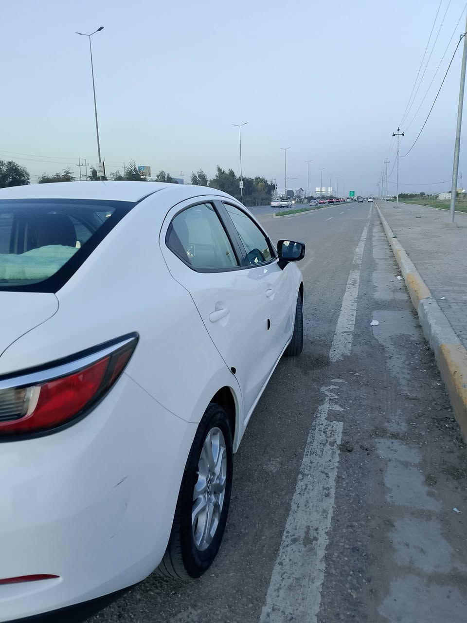 تويوتا يارس٢٠١٧  بصمه ،شاشه ايباد بلادي ،بدون صبغ ، ويل كروم ،سنوية ٢٠٣٠ مع دفتر بنزين 110$
***********
***********
