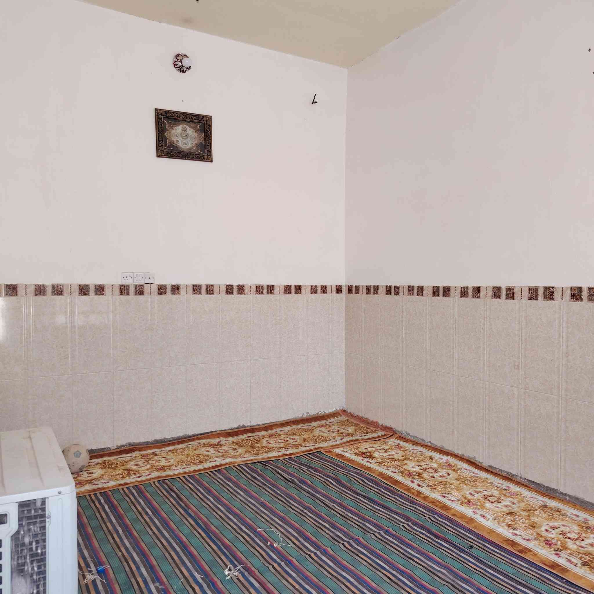 بيت للبيع نظيف ومرتب مساحه 110م طابو زراعي استقبال ومطبخ وصاله وغرفه بناء طابوك مكان حي الصناعي قرب محلات ابو مرتضى الجمالي ***********  السعر 30وبي مجال
