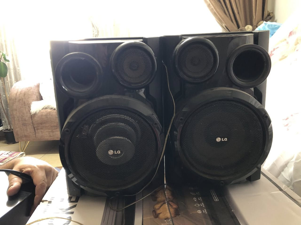 مكبر صوت بدون اقراص اصلي من شركة  LG
السعر 100


**إذا كنت صاحب هذا الإعلان وتريد حذفه لأي سبب، رجاءا أرسل رسالة إلى الدعم الفني**