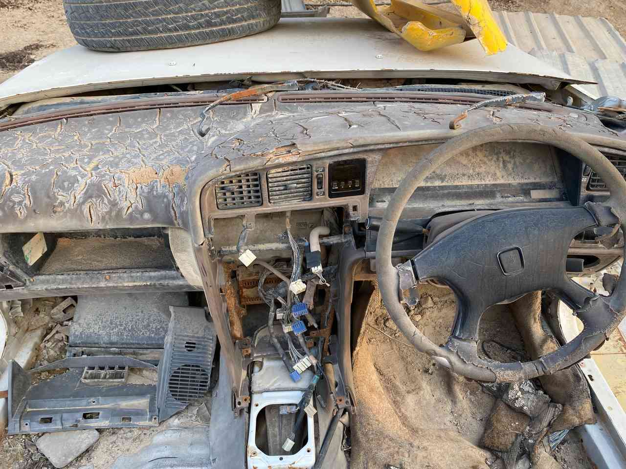 نص سيارة على وضع الشركة مرك لا مفتوح ولا ملعوب بيها ابيعها كلها سعرها ١٨ ورقة وبيها مجال مكاني بصرة الزبير ***********
