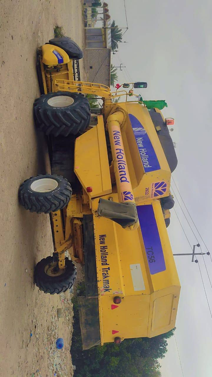 السلام عليكم حاصده نيوهولند 2006 تك درام مكينه جاهزة للحصاد هيدرو تاير الامامي 26والخلفي 20دنكير الخلفي سلايت طبله 15فوت العنوان نجف ناحيه العباسيه رقم الهاتف *********** رقم انكليزي جديد سنويه 2030اربيل
