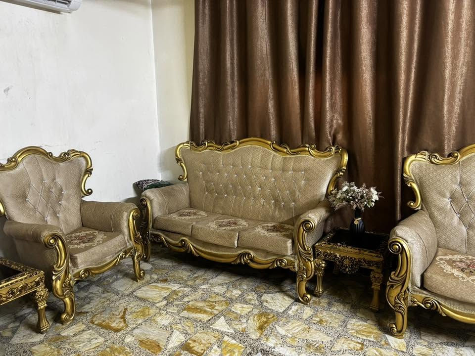 تخم نظيف للبيع فقط التخم بدون طبلات السعر ٥٠٠ وبي مجال المكان الغزاليه مدير الامن
للاستفسار الاتصال على الرقم 
***********
***********
