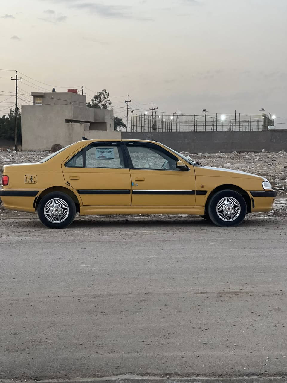 السلام عليكم سياره بيجو باص 15 كير ومكينه كفاله حداده جديده تبريد وي سويج العنواون بغداد رقم الهاتف ***********
