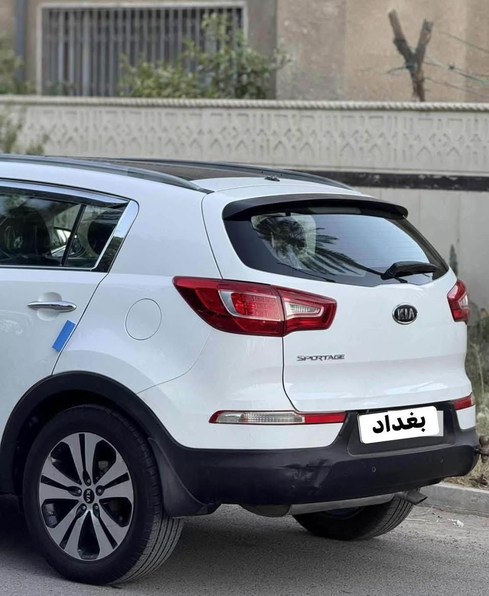 سلام عليكم سبورتج ٢٠١٥ خليجيه بيهة صبغ باب خلفي فقط بسمي مكاني بغداد السعر بدون عمله ١٢٠.  ‭٠٧٩٠ ٢٦٠ ٠٥٨٩‬
