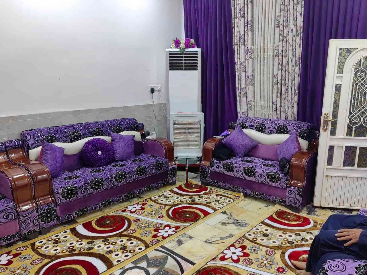 بيت للبيع بناء درجه اولى مسلح حي المعلمين الجديد شارع البطاقة الوطنية قرب اسواق طيوفه المساحة 156 متر  يحتوي على 3 غرف نوم صالتين 3 حمامات واحد غربي وشرقي، المطبخ يحتوي على كاونتر HDF جديد وسيراميك تركي وزارة البيت سيراميك تركي ، السطح ايزوكام، ارضية البيت مرمر فوليت تركي درجة أولى الدرج مرمر مع محجر الطابق الثاني سيراميك، كراج سيارة مع سقيفة، مع مقطورة وسخان وماطور ماء...
لمعرفة السعر على الرقم ادناه ***********
