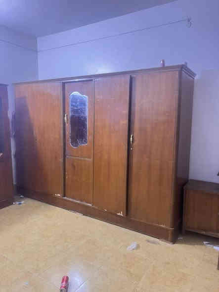 غرفة نوم مستخدمه +كنتور طابقين السعر 250وبيهن مجال للاستفسار الاتصال على.           

***********
مكاني نجف
