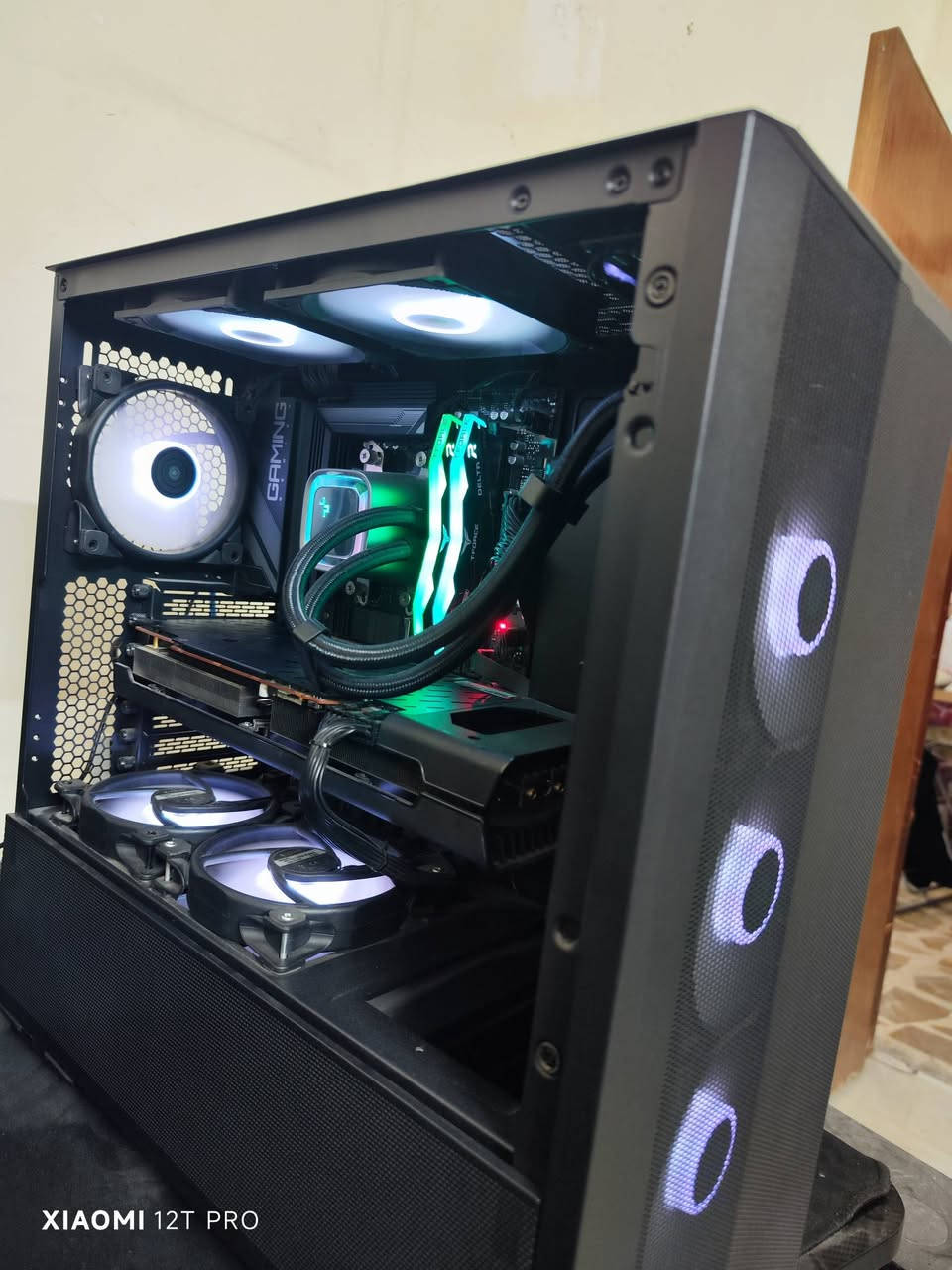 السلام عليكم سيت اب كامل للبيع
المواصفات : 
ryzan 5 7600x
Rtx 3080 12gb palit
32gb 16*2 ddr5 6000 mt/s
M.b gigabyte b650 gaming x ax amd
Deepcool lt720 360mm
M.2 Wd black 1tb gen 5
M.2 lexar nm620 1tb gen4
Psu deepcool 750w
Case lian li lancool 2
سعر الكيس مليون و 750
1750
مكاني بغداد البياع 
👇🏻👇🏻
ملاحظات الكيس : 
مجموع الذاكرة 2 تيرا M.2
حرارة الكرت 61 مثل ما مبين بالاختبار على 1440
الرام DDR5 6000 سعره الجديد 675 الف 
تكدر تتحكم بالوان الفانات والرامات 
شاشتين وية الكيس 
Samsung g3
Fhd
165hz
1ms
Va
وحدها 160 الف 
Aoc 
2k
Ips
1ms
180hz
ب 220 الف


**إذا كنت صاحب هذا الإعلان وتريد حذفه لأي سبب، رجاءا أرسل رسالة إلى الدعم الفني**